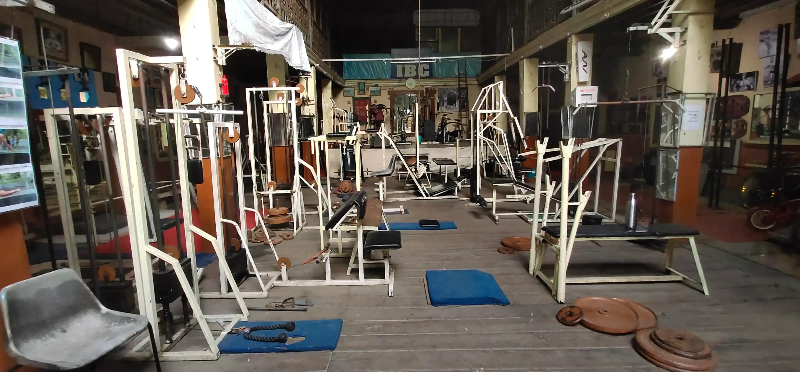 Proven old.school home gym.equipment for brutal gains